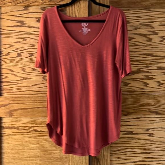 Maurices Long 24/7 Coral Tee Shirt, Medium - Picture 1 of 3